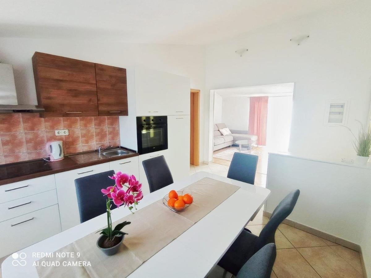 Apartman Mia With Pool1 Split Exterior photo