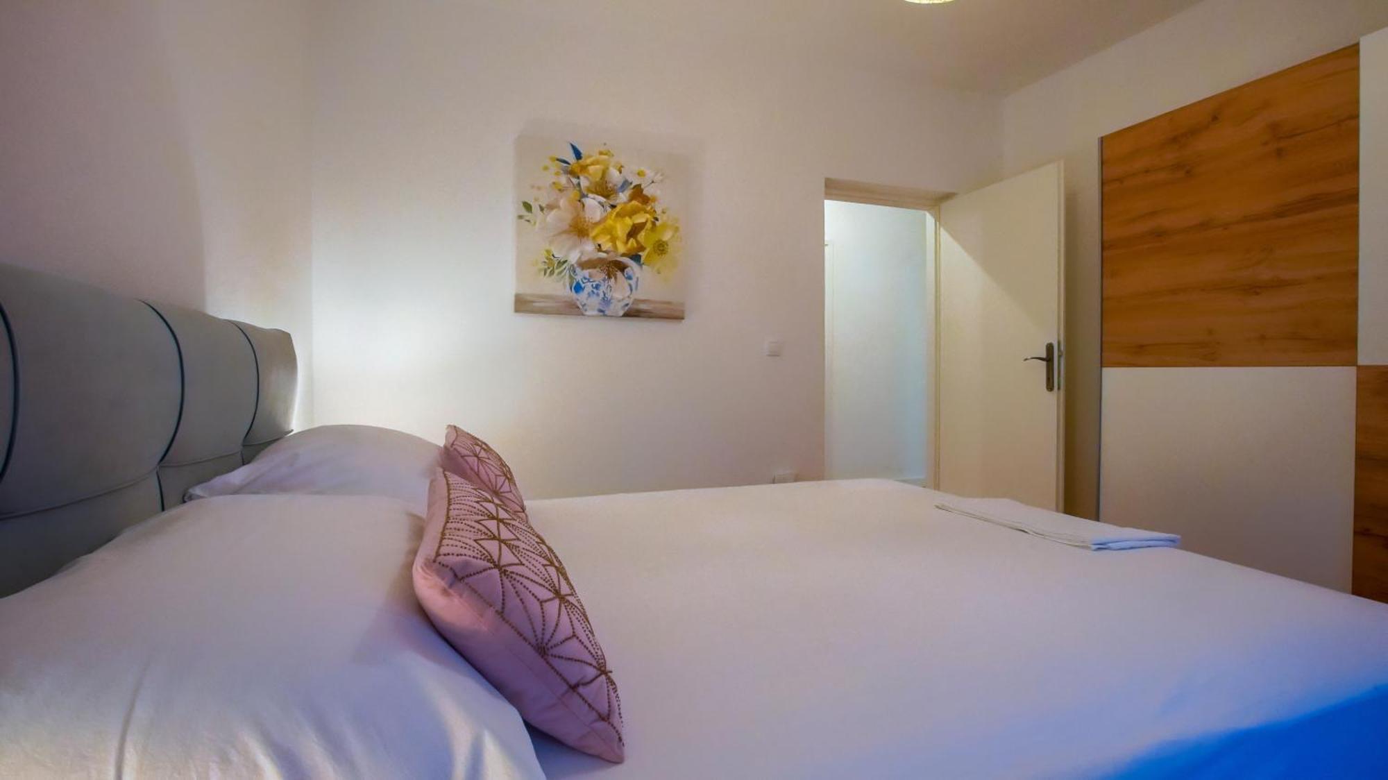 Apartman Mia With Pool1 Split Exterior photo